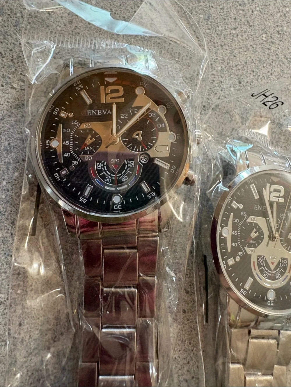 New-ENEVA stunning, classic unique Men's Silver Band Watch with Black Dial